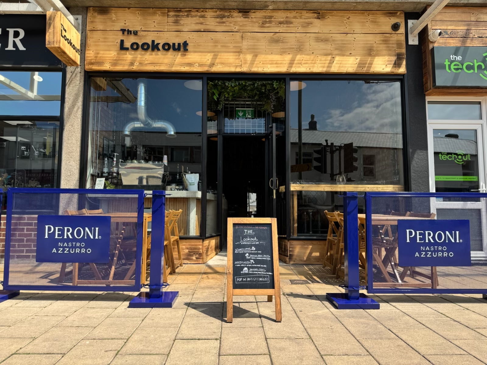 The Lookout Wine Bar Barnstaple | Premium Beer, Wine & Events | Queen
